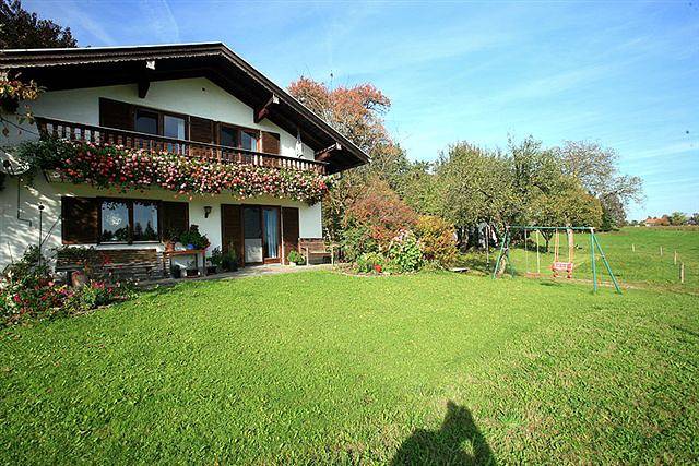 Ferienwohnung für 4 Personen, mit Seeblick und Garten, kinderfreundlich am Chiemsee - 2
