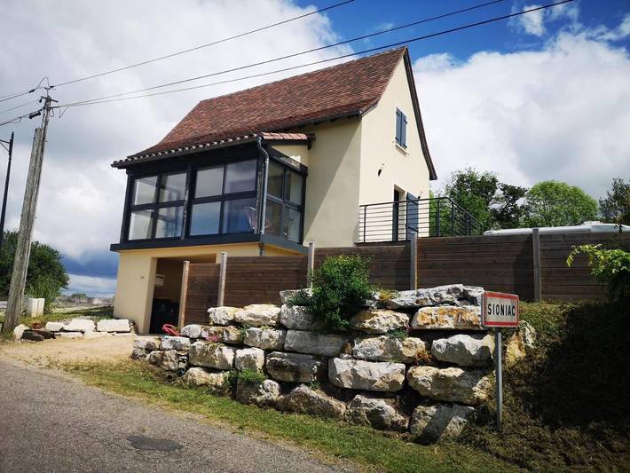 Location de vacances pour 4 personnes, avec terrasse ainsi que jardin et vue, animaux acceptés à Beaulieu-sur-Dordogne - 3
