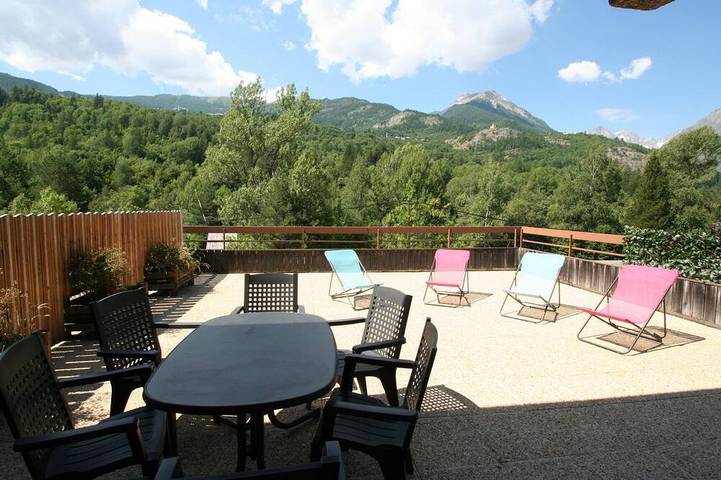 Gîte pour 8 personnes, avec terrasse à Vallouise