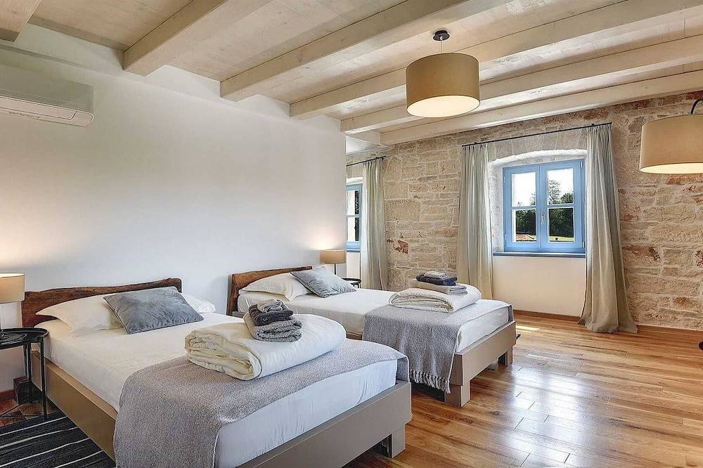 Villa Pi, Tinjan in Tinjan, Centraal Istrië