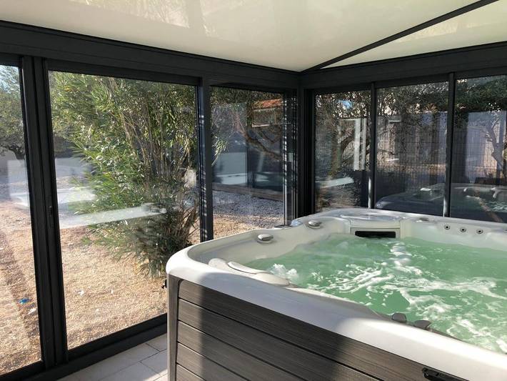 Location de vacances pour 6 personnes, avec jardin et vue à Saint-Jean-de-Fos