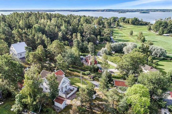 Ferienhaus für 8 Personen, mit Balkon und Garten sowie Sauna in Akersberga