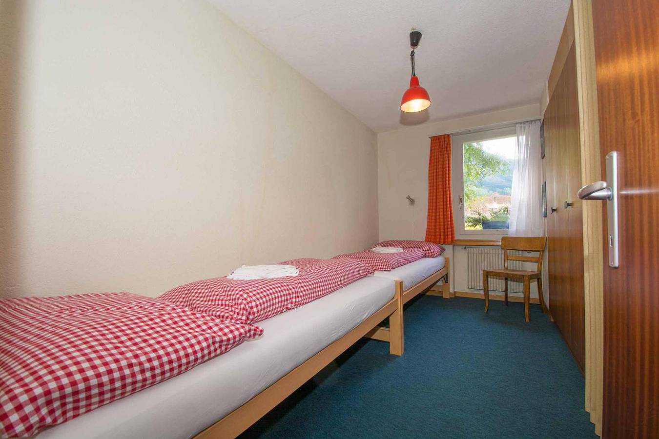 Ganze Wohnung, Ferienwohnung mit sonnigem Gartensitzplatz, nahe dem Dorfzentrum. in Adelboden, Frutigen - Lenk - Adelboden