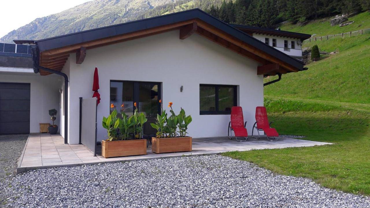 Geheel appartement, Two-Bedroom Apartment in St. Leonhard im Pitztal, Bezirk Imst
