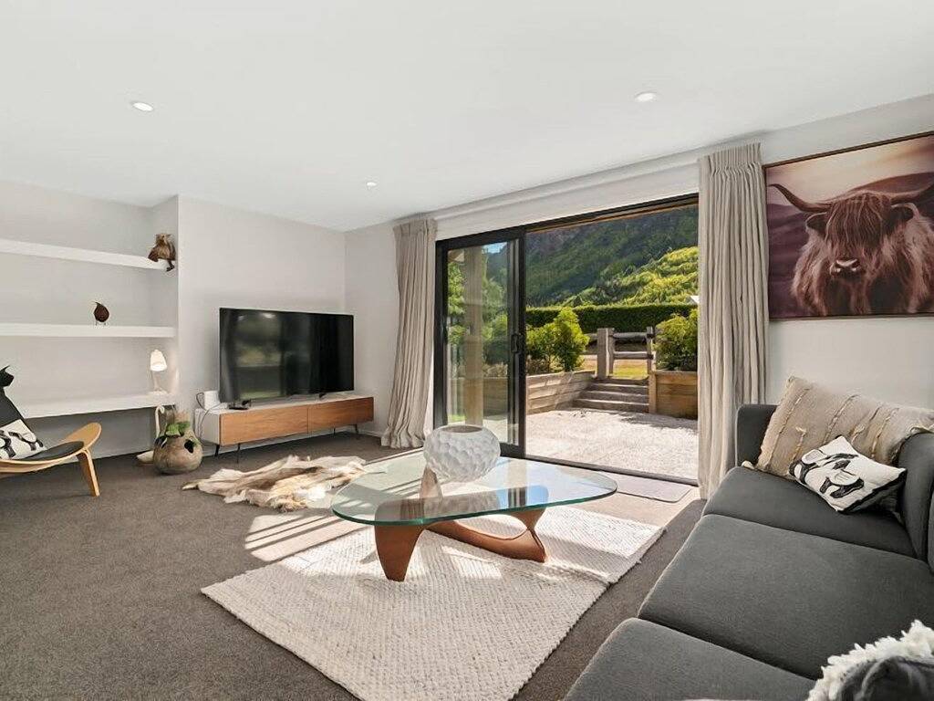 Arrowtown Mountain View Retreat in Arrowtown, Otago
