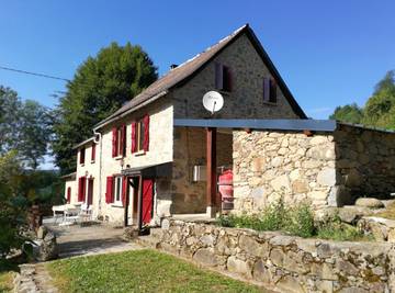Gîte pour 6 personnes, avec jardin, animaux acceptés à Massat
