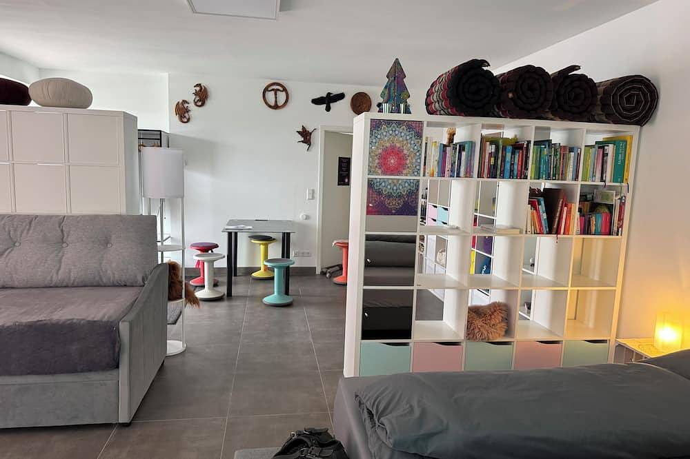 Ganze Wohnung, Design-Oase nahe Berlin | Yoga, Ruhe & 3 Arbeitsplätze mit Wlan in Teltow, Mittelmark