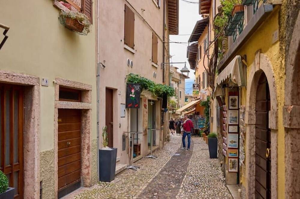 Ganze Wohnung, Cozy Apartment in the Heart of Malcesine, Two Steps from the Castle! in spiaggia Malcesine (Malcesine), Malcesine