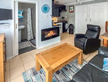 Holiday Home for 5 People in Hemsby, Newport (Norfolk), Photo 3