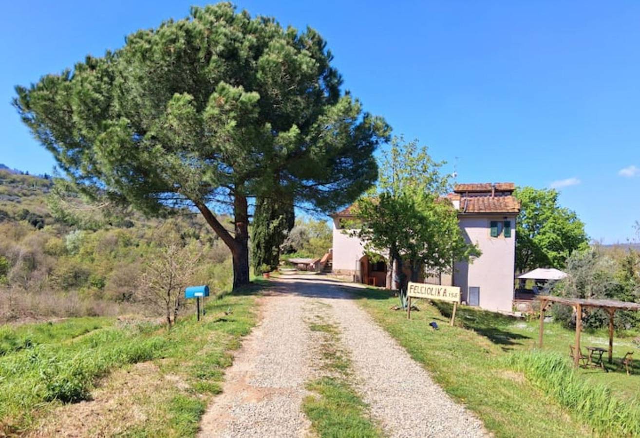 Antikes Landhaus 'Felciolina' mit privater Terrasse, 30 Min. von Florenz entfernt in Rignano sull'Arno, Valdarno