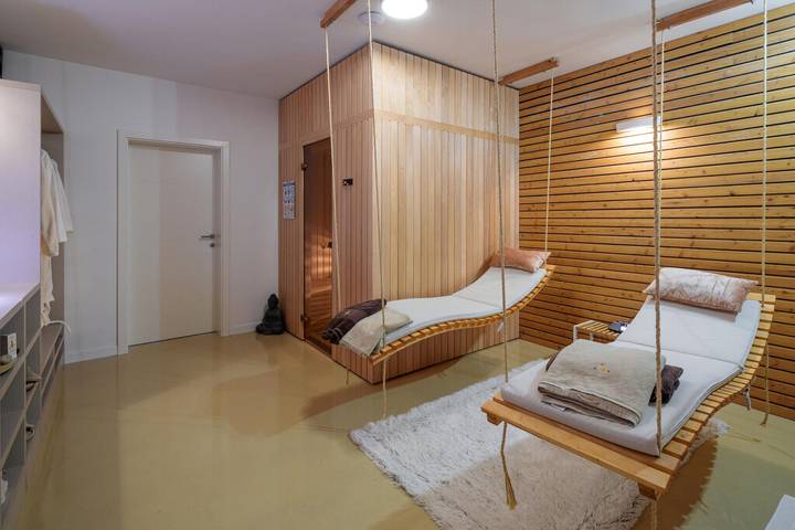 Villa pour 10 personnes, avec sauna ainsi que jardin et piscine à Brodarica - 4
