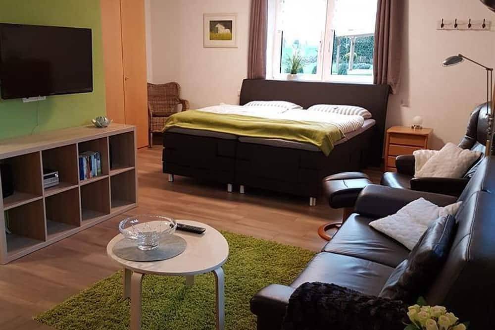 Ganze Wohnung, Fewo Waldpfad - Landhaus Westerloy in Westerstede, Ammerland