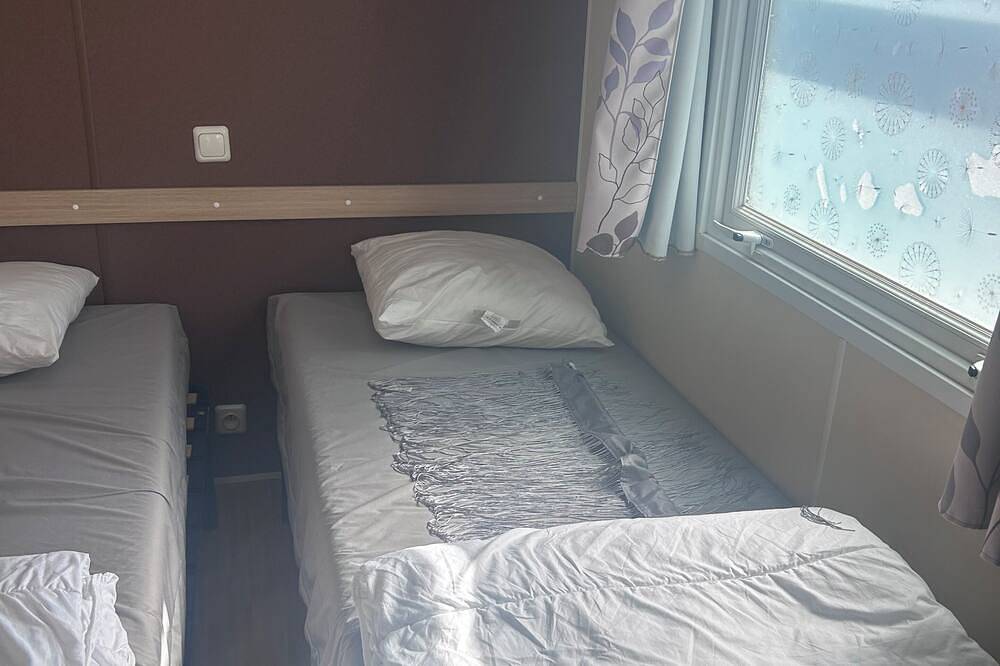 Mobil-home familial 6 pers – 3 chambres – Camping 4⭐ Les Salins de la Gardiole in Vic-la-Gardiole, Côte méditerranéenne (France)