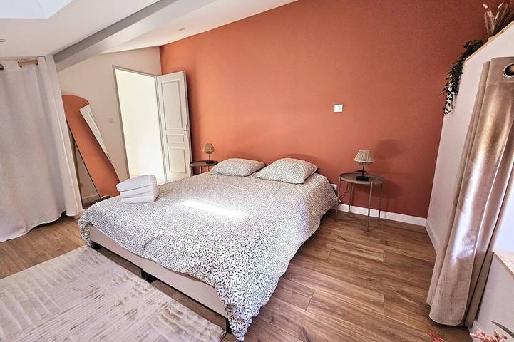 Location de vacances pour 8 personnes, avec terrasse et jardin à Châteauneuf-sur-Charente - 3