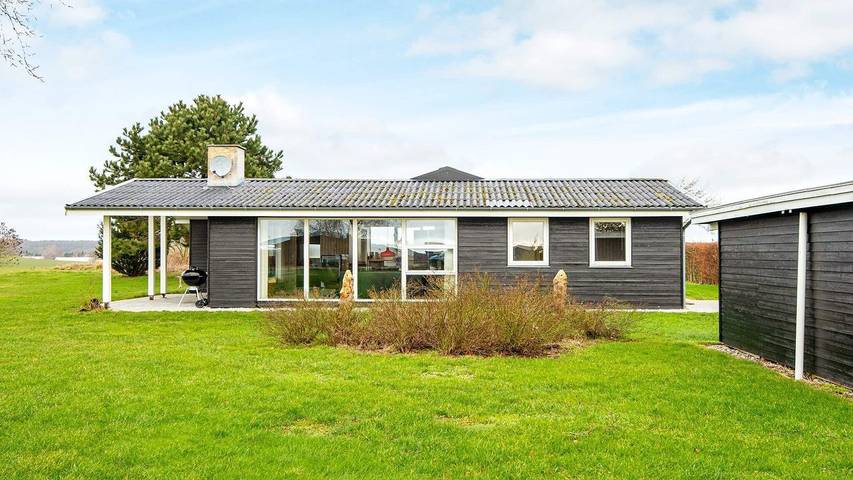 Ferienhaus für 9 Personen, mit Terrasse und Whirlpool, mit Haustier