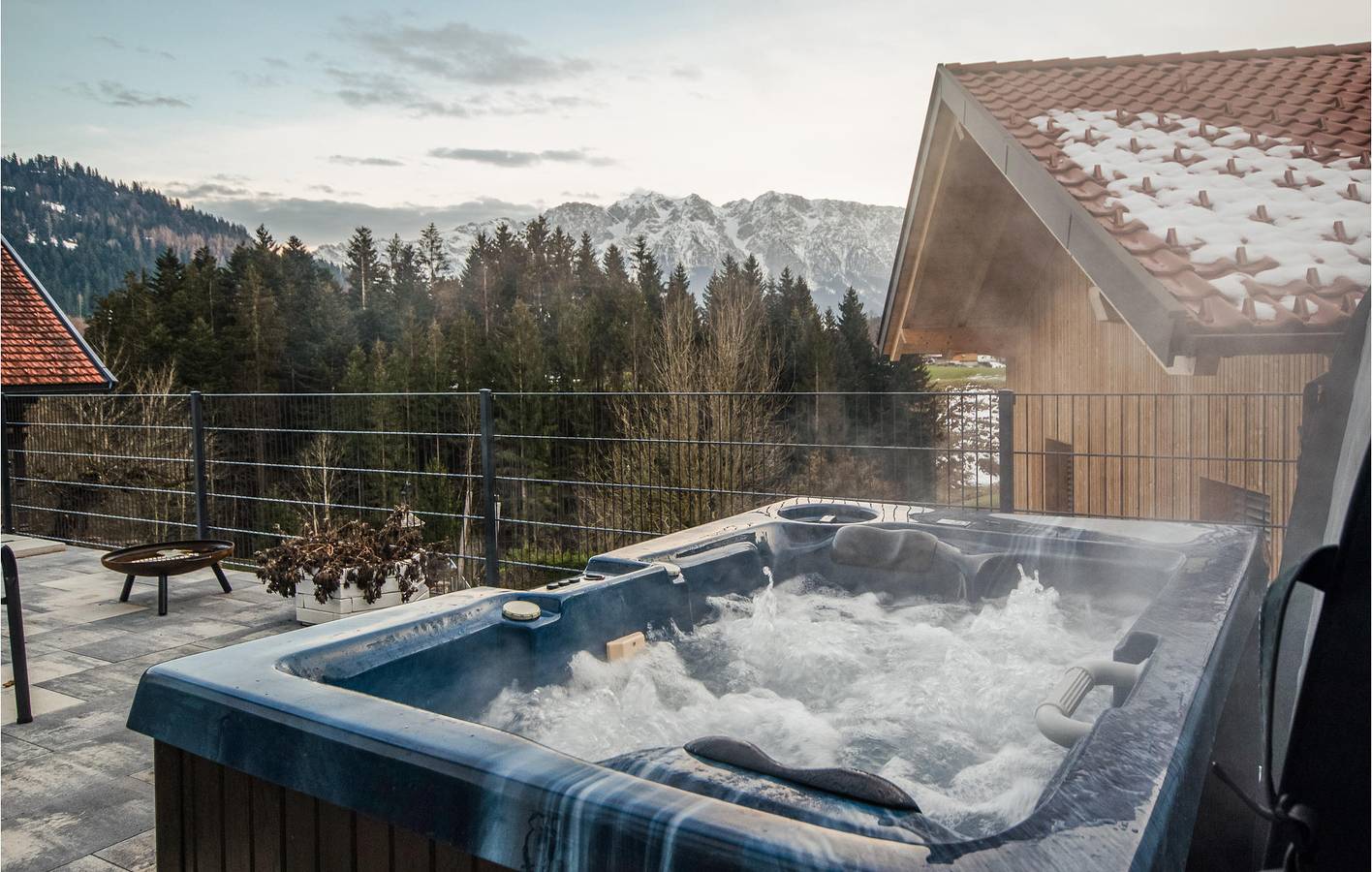 Ganze Ferienwohnung, Mountain View Retreat - Ski & City Access! in Niederndorferberg, Chiemgauer Alpen