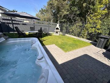 Ferienhaus für 8 Personen, mit Garten und Sauna sowie Seeblick und Pool, mit Haustier in Göhren-Lebbin
