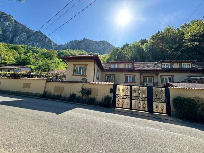 Maison d’hôte pour 3 personnes, avec terrasse ainsi que jardin et vue