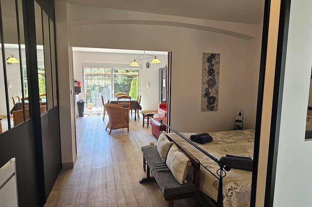 Gite Lapaz -Private jacuzzi/pool in Draguignan, Draguignan Region