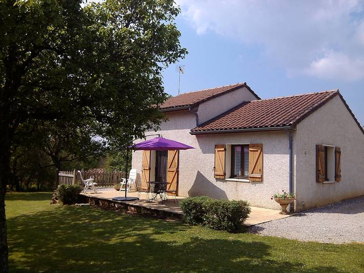 Gîte pour 4 personnes, avec terrasse et jardin à Alvignac