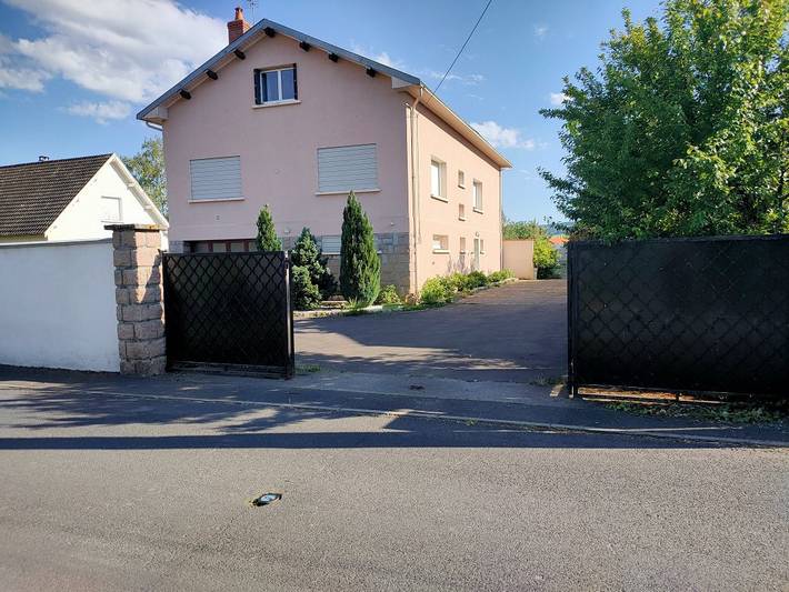 Gîte pour 4 personnes, avec jardin à Issoire