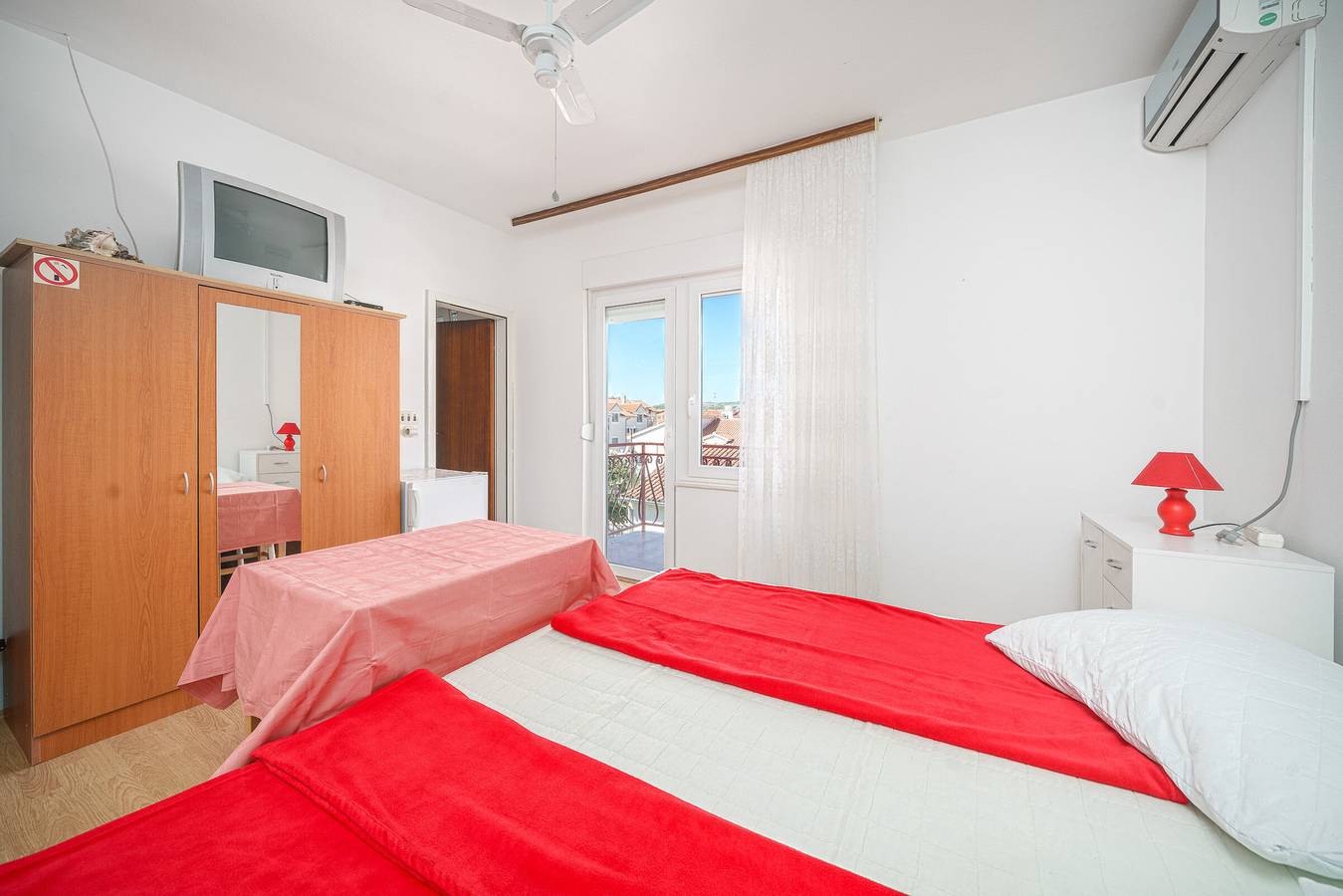 Apartments and Rooms Josipa in Vodice, Šibenik-Knin