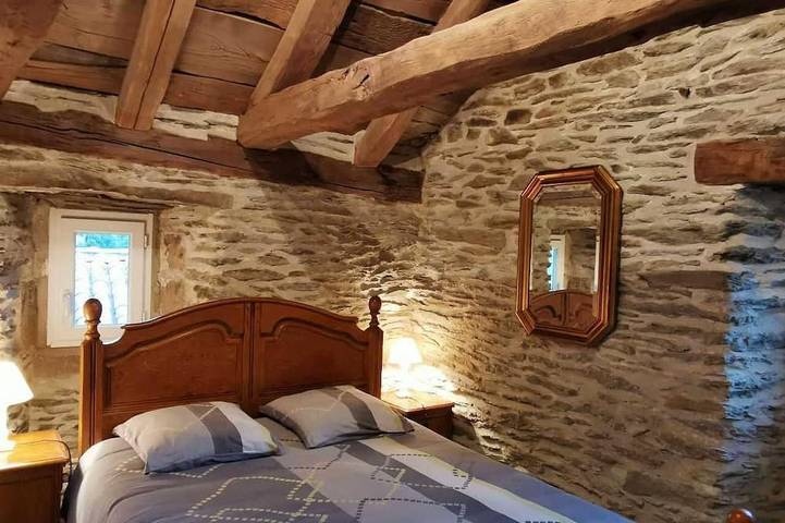 Gîte pour 4 personnes, avec jardin et terrasse, animaux acceptés à Aujac - 3