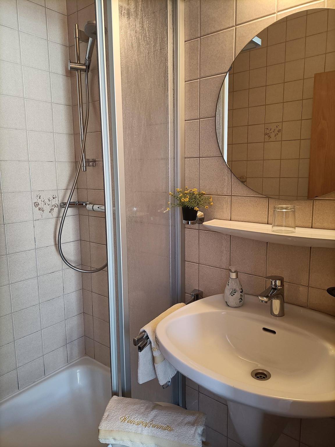 Einzelzimmer 1 in Neustadt an der Weinstraße, Deutsche Weinstraße