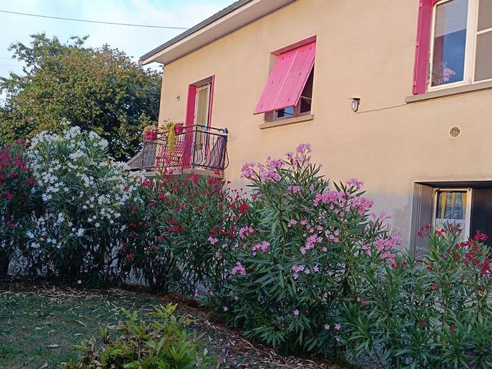 Location de vacances pour 3 personnes, avec jardin à Nantheuil - 3