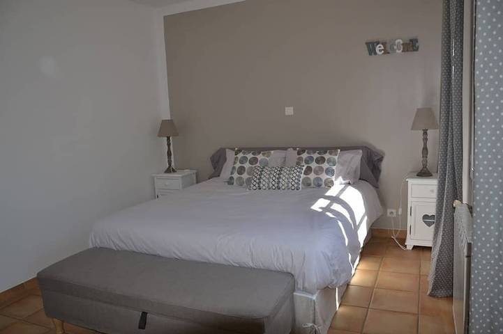 Location de vacances pour 6 personnes, avec terrasse et jardin à Maillane - 2