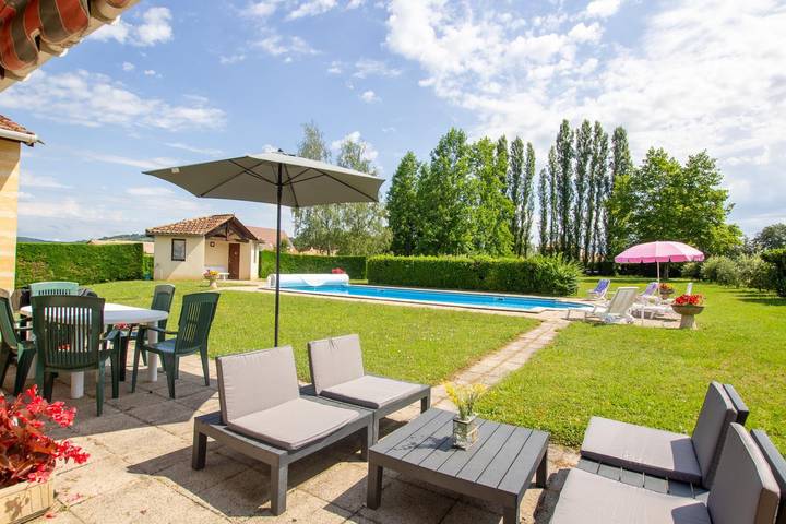 Casa de huéspedes para 8 personas, con piscina además de jardín y terraza - 1
