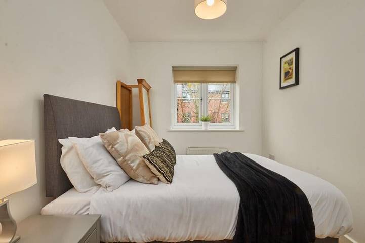 Ganze Wohnung, 2Br+2Bathroom: Nr Tram Stop, Balcony, Fast Wifi in Nottingham, Östliches Mittelengland