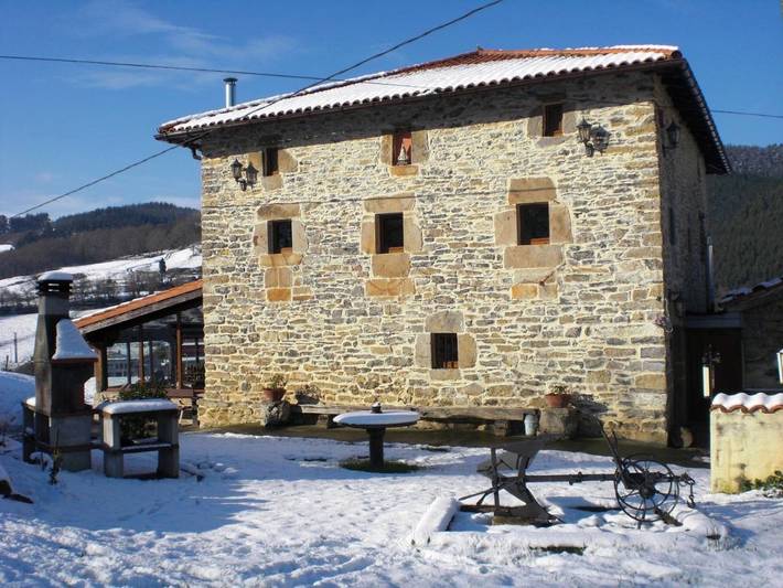Casa rural para 38 personas, con Terraza además de Jardín y Vistas en Las Encartaciones