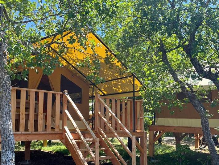 Camping Domaine des Chênes Blancs Pausado - Bungalow de lona 5 personas - Sin Instalaciones Sanitarias in Saint-Saturnin-lès-Apt, Parque natural regional del Luberon