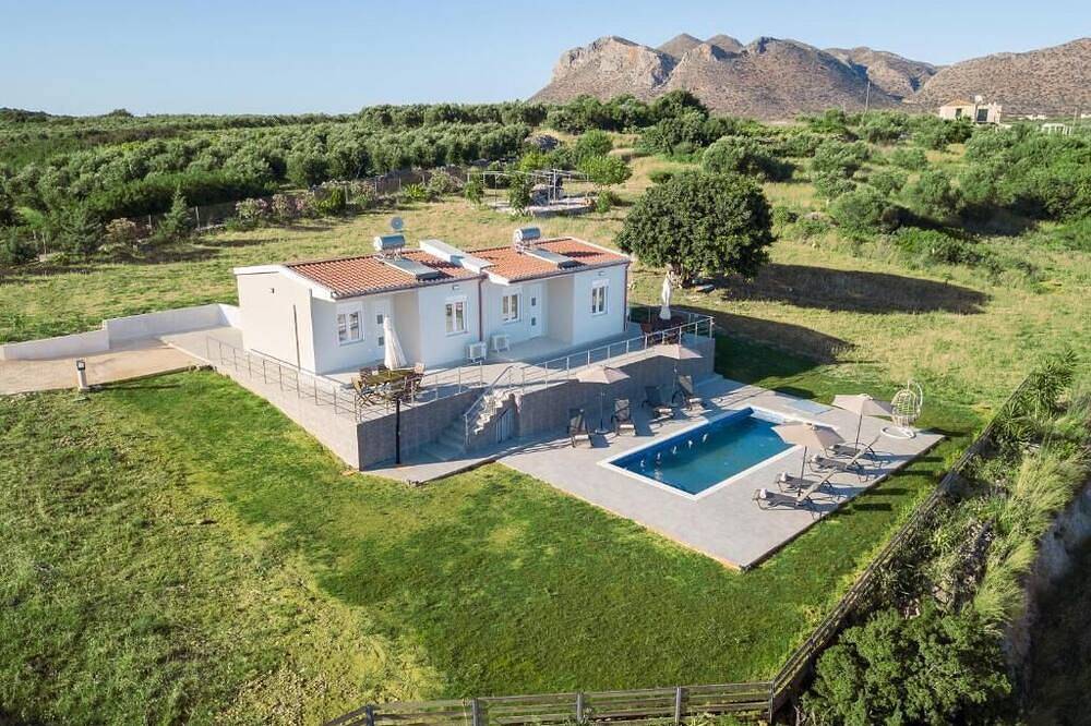 Ganze Wohnung, Deatached apartment with shared pool in Tersanas Chania 2 minutes from the beach in Chorafakia, Akrotiri (Chania)