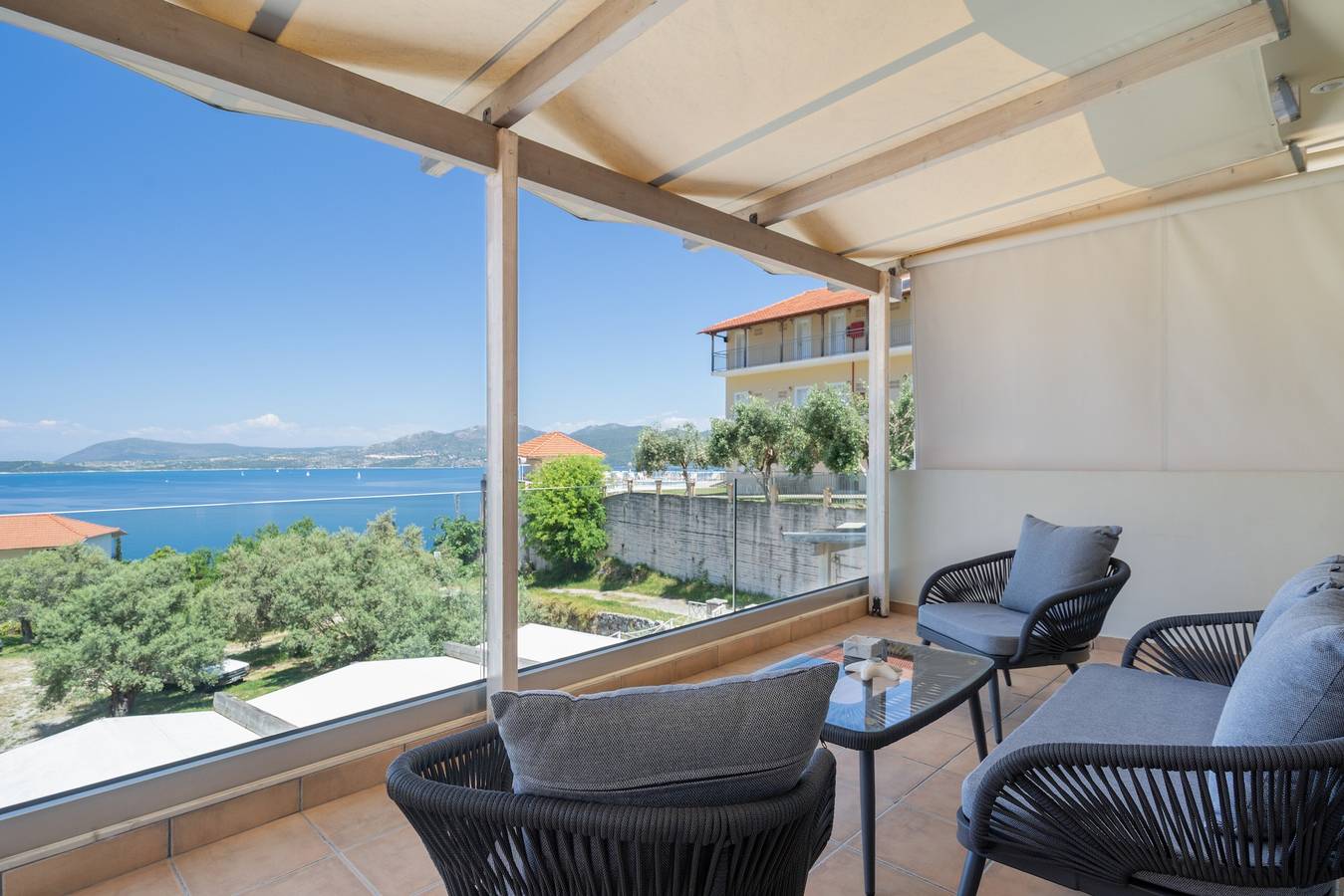 Entire apartment, Apartment 'Evagelia Luxury Family' with Sea View, Wi-Fi and Air Conditioning in Nikiana, Alexandros