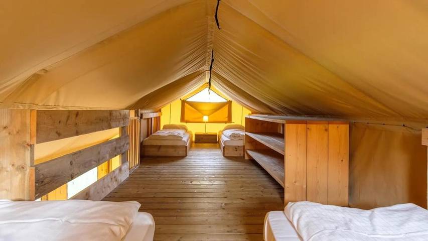Camping für 8 Personen, mit Terrasse und Pool sowie Ausblick in Noord-Beveland - 4