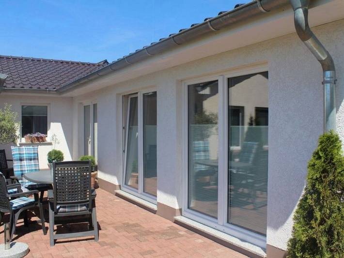 Ferienhaus für 5 Personen, mit Pool und Terrasse sowie Garten an der Ostsee - 2