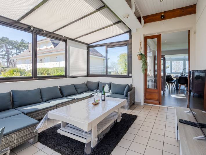 Location de vacances pour 10 personnes, avec terrasse et jardin à Ver-sur-Mer - 2