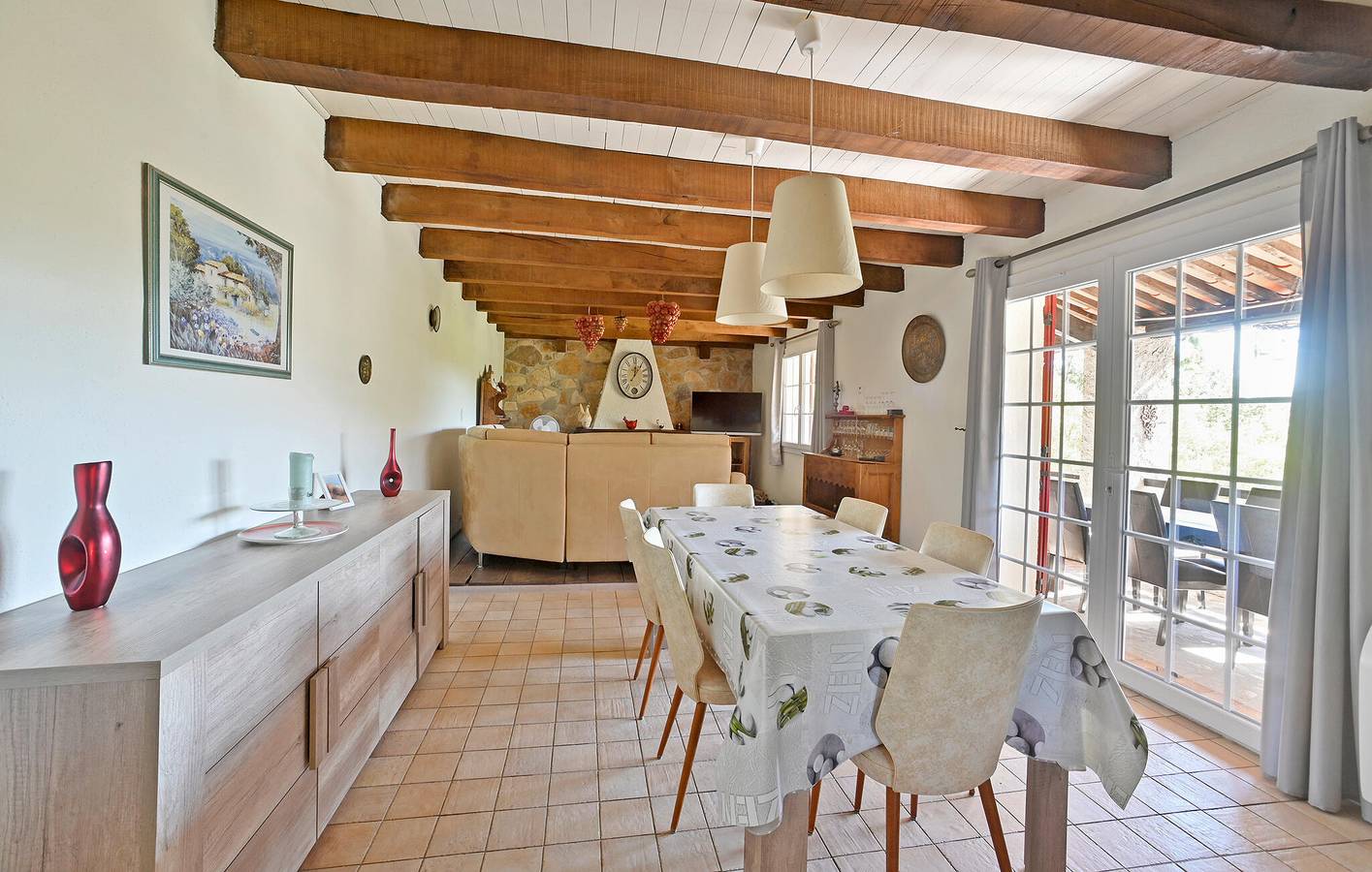 Le bonheur au bord de la piscine avec WiFi, Lave-linge et Parking | 2.5km de Saint-Jean-de-Maruéjols-et-Avéjan in Saint-Jean-de-Maruéjols-et-Avéjan, Région d'Alès