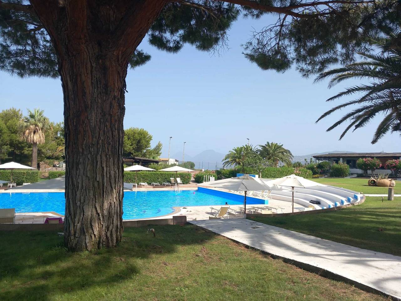 Charmantes Haus Lentia + Pool in Vulcano