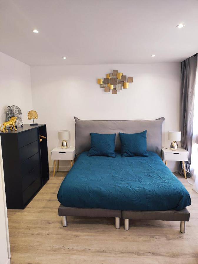 Appartement entier, Appartement Cosy calme proche Château de Versailles avec parking in Le Chesnay, Yvelines