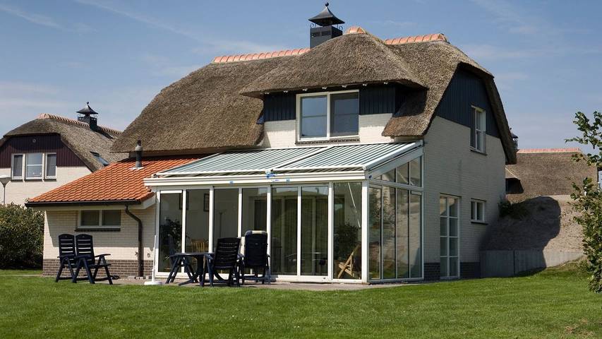 Villa voor 4 personen, met terras en tuin, met huisdier in Friesland