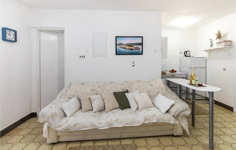 Ganze Ferienwohnung, Charmantes Apartment am Strand mit Terrasse, WLAN und Parkplatz in Klek, Dubrovnik-Neretva