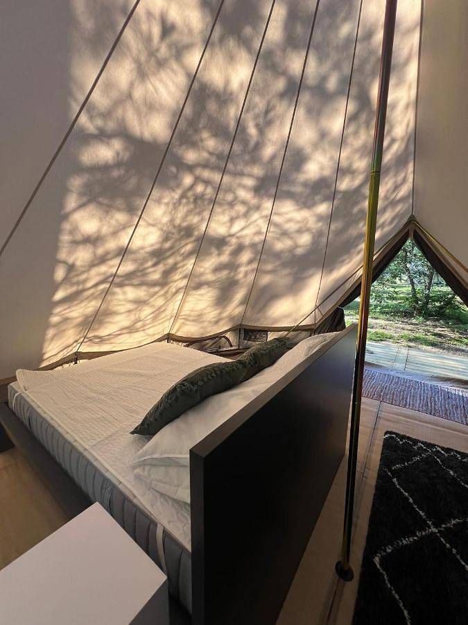 Tente pour 7 personnes, avec jardin et vue en Gironde - 2