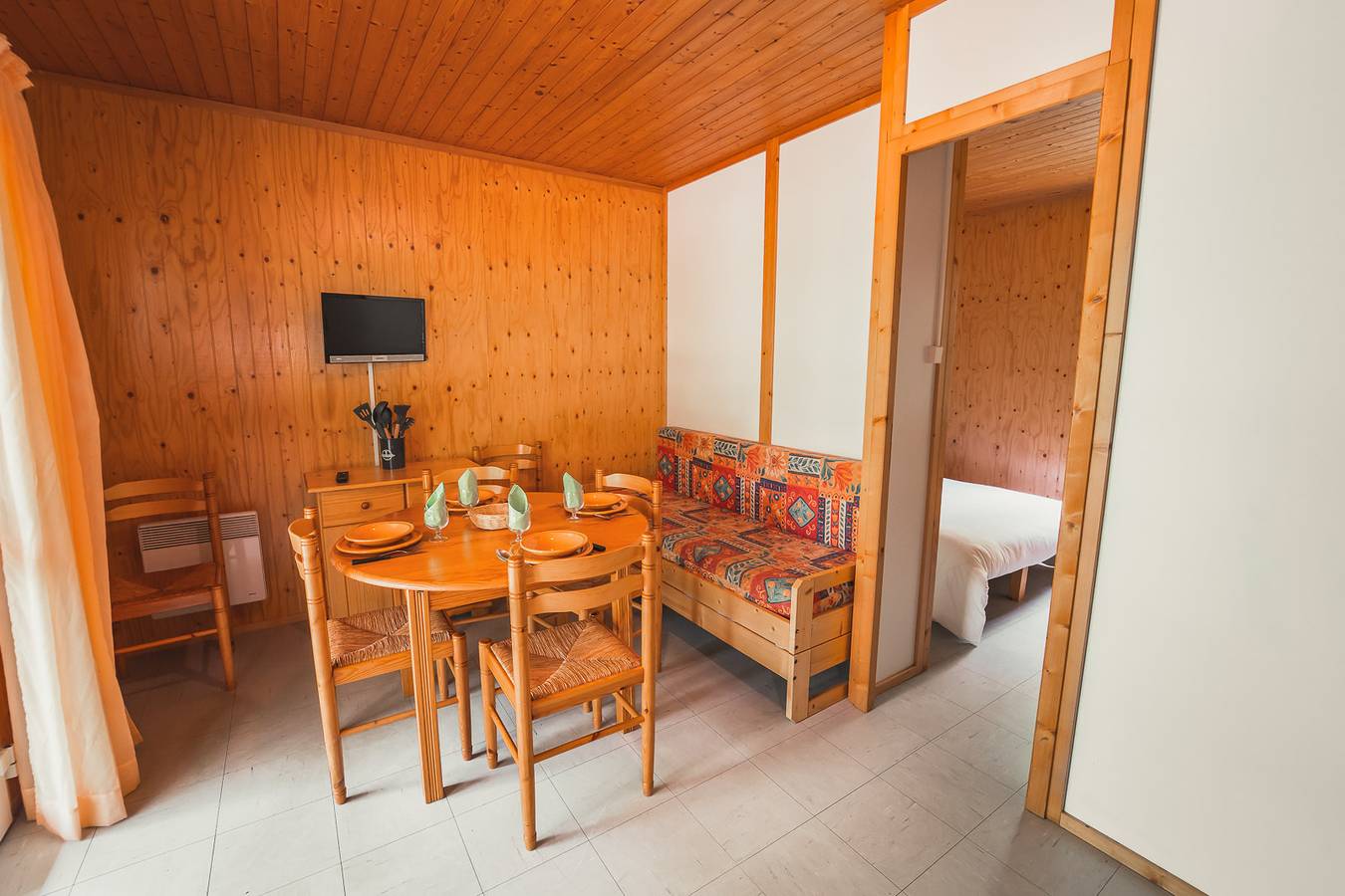 Chalet Pierre et bois 4/5 personnes - Camping du Golf des Gorges du Tarn in La Canourgue, Région de Mende