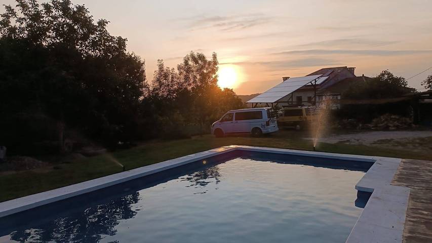 Ganze Wohnung, „Casa Agarimo“ mit Gemeinschaftspool, Whirlpool und Grillplatz in Xunqueira de Ambía, Ourense und Umgebung