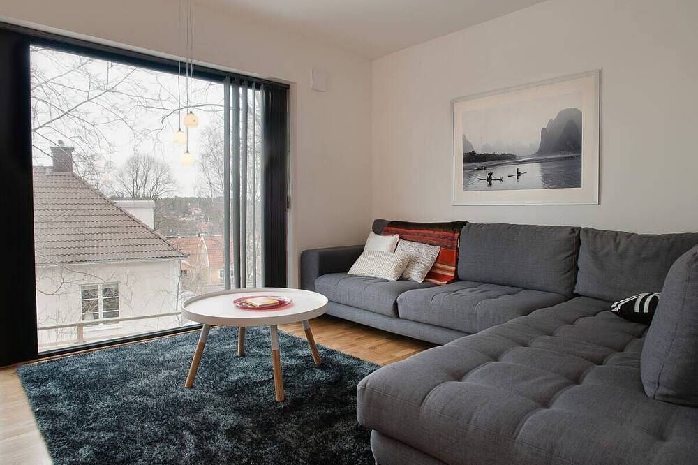Modern townhouse on Arlanda - Stockholm metro line in Sollentuna kommun, Schwedische Ostsee
