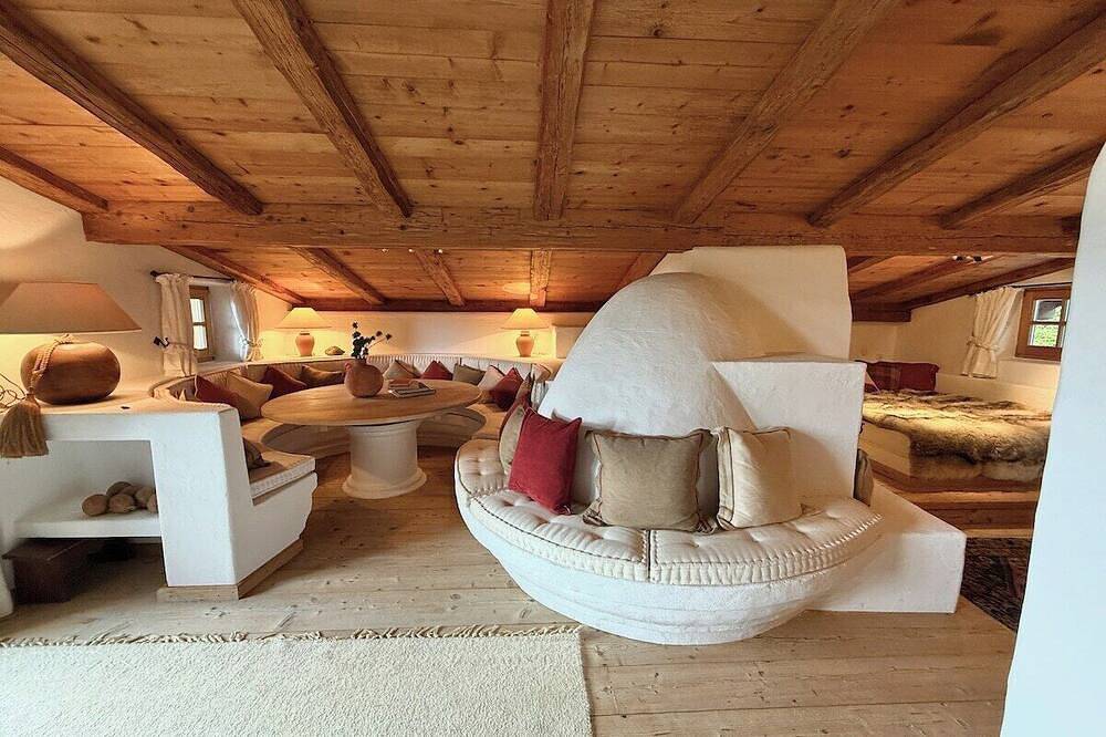 Charmantes Tiroler Penthouse in zauberhafter Lage bei Kitzbühel in Sankt Johann in Tirol, Kaisergebirge