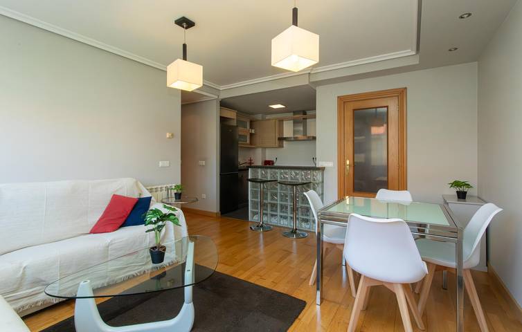 Entire holiday apartment, Cozy Beachside Apartment with Parking & WiFi in Miengo, Cantabrian Coast